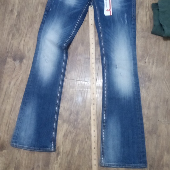 Rock Revival Women's 26 Bootcut Jeans Blair Embroidered Distressed NWT - Picture 10 of 11